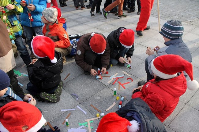 Gwarno i świątecznie na rynku - zdjęcia