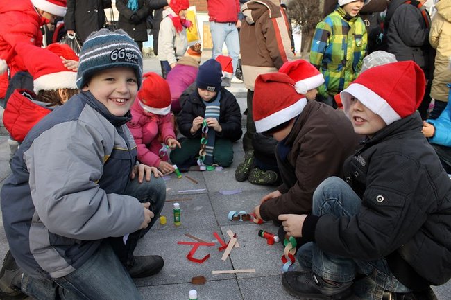 Gwarno i świątecznie na rynku - zdjęcia