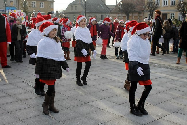 Gwarno i świątecznie na rynku - zdjęcia