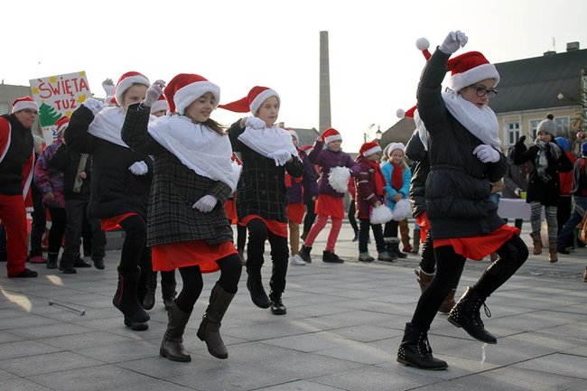Gwarno i świątecznie na rynku - zdjęcia