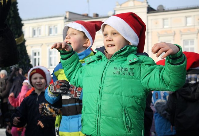 Gwarno i świątecznie na rynku - zdjęcia