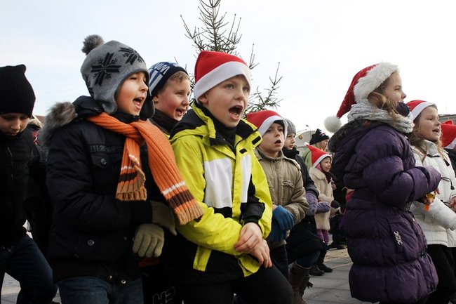 Gwarno i świątecznie na rynku - zdjęcia