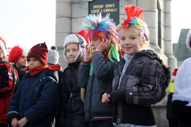 Gwarno i świątecznie na rynku - zdjęcia
