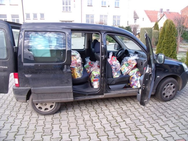 Z myślą o biednych dzieciach - zdjęcia