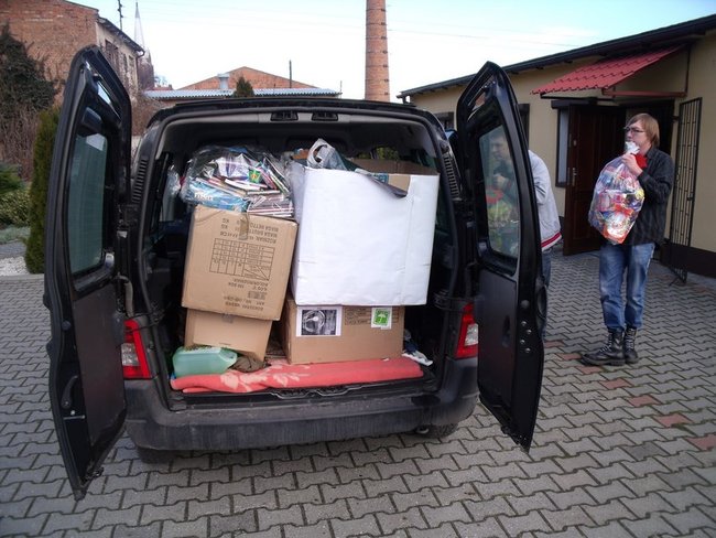 Z myślą o biednych dzieciach - zdjęcia