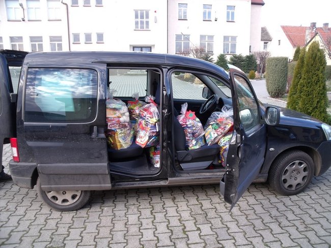 Z myślą o biednych dzieciach - zdjęcia