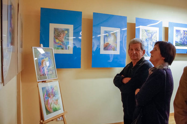 Anioły wibrujące kolorami - zdjęcia