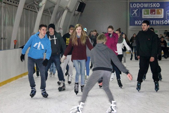 Lodowisko pęka w szwach - zdjęcia