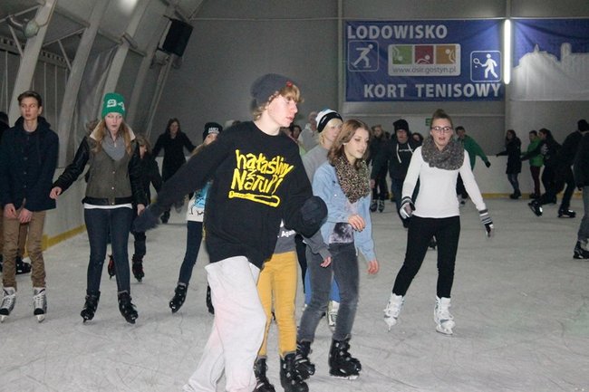 Lodowisko pęka w szwach - zdjęcia