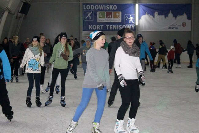 Lodowisko pęka w szwach - zdjęcia