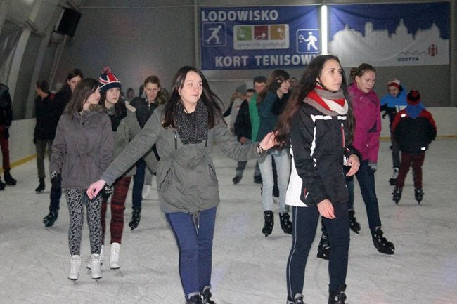 Lodowisko pęka w szwach - zdjęcia