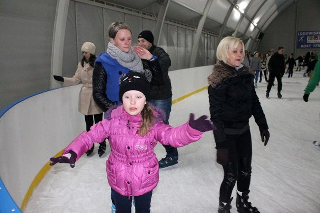 Lodowisko pęka w szwach - zdjęcia