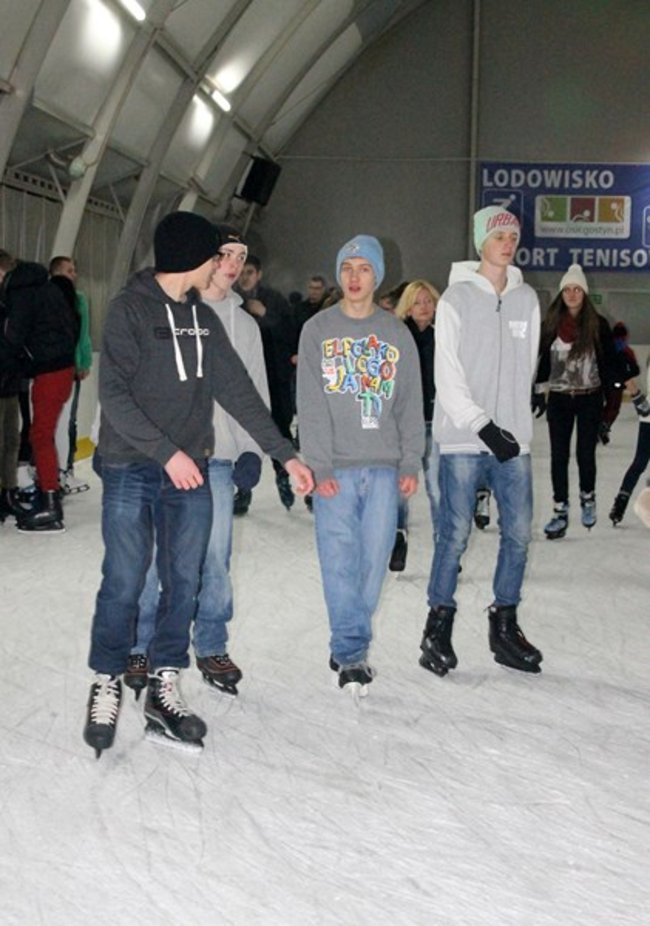 Lodowisko pęka w szwach - zdjęcia