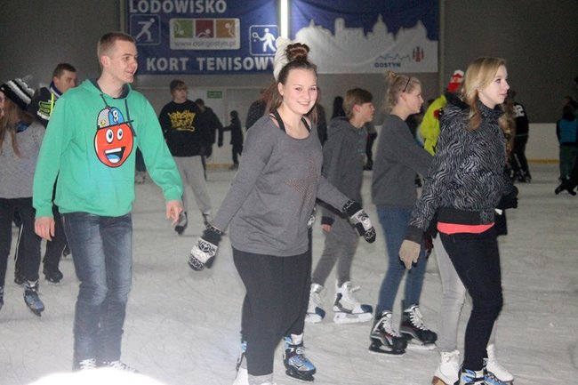 Lodowisko pęka w szwach - zdjęcia