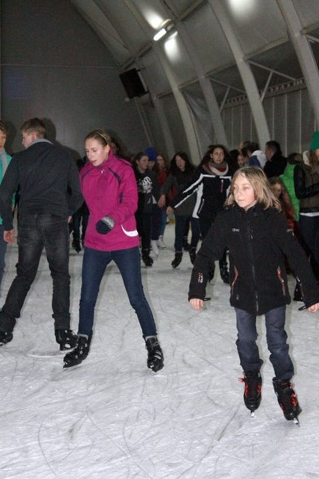 Lodowisko pęka w szwach - zdjęcia