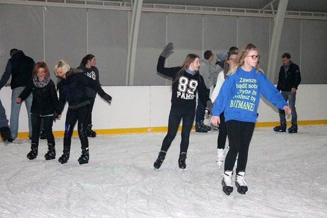 Lodowisko pęka w szwach - zdjęcia