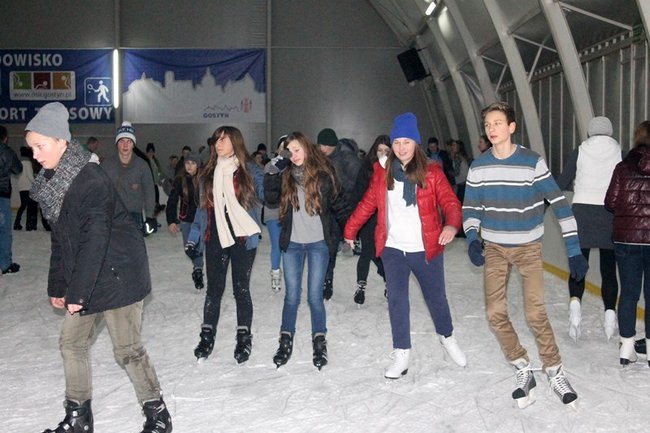 Lodowisko pęka w szwach - zdjęcia