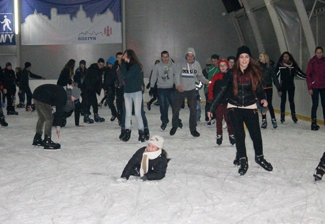 Lodowisko pęka w szwach - zdjęcia