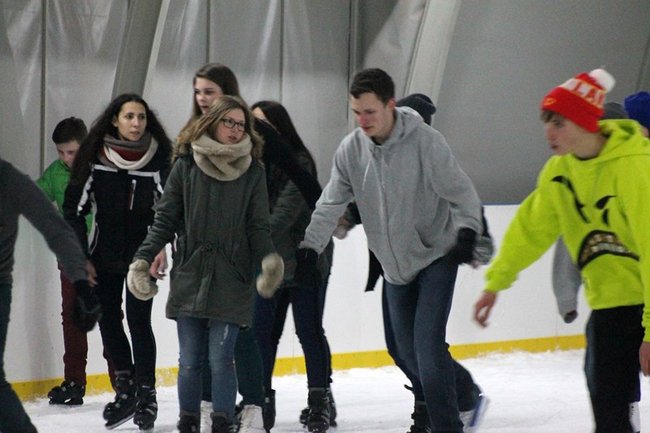 Lodowisko pęka w szwach - zdjęcia