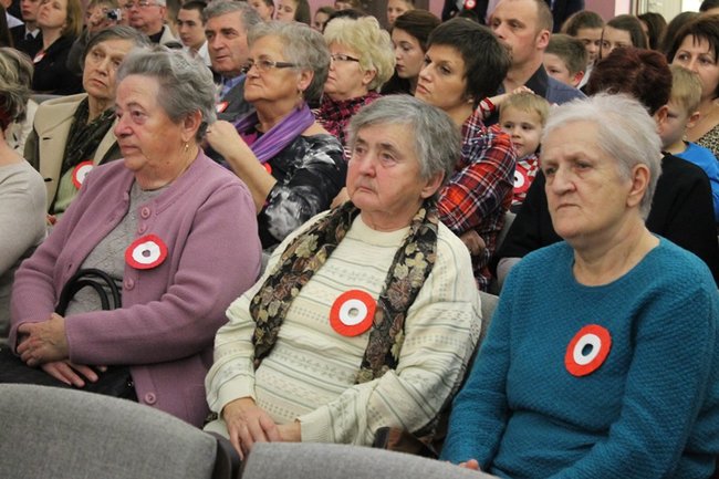 Pamiętają o bohaterach - zdjęcia