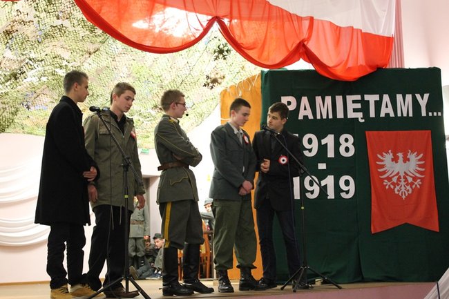 Pamiętają o bohaterach - zdjęcia