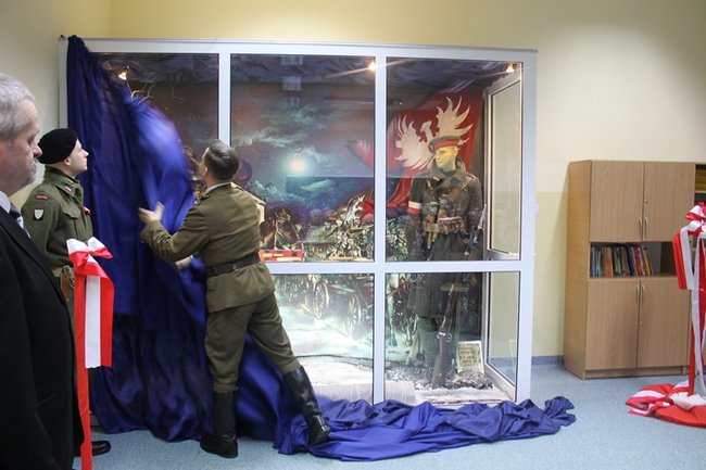 Pamiętają o bohaterach - zdjęcia