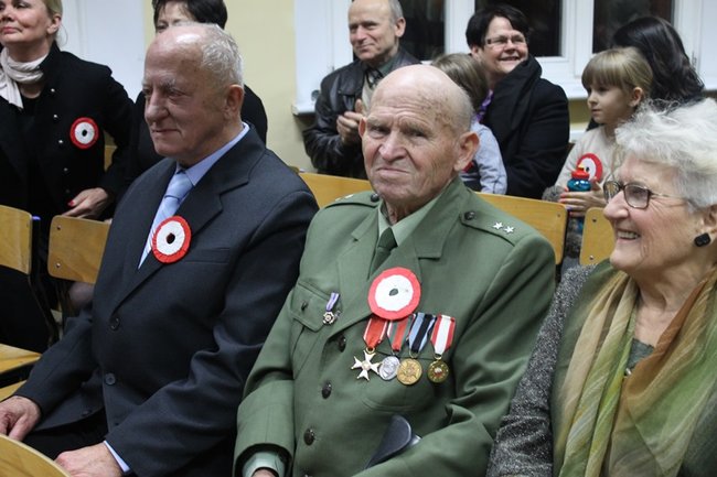 Pamiętają o bohaterach - zdjęcia