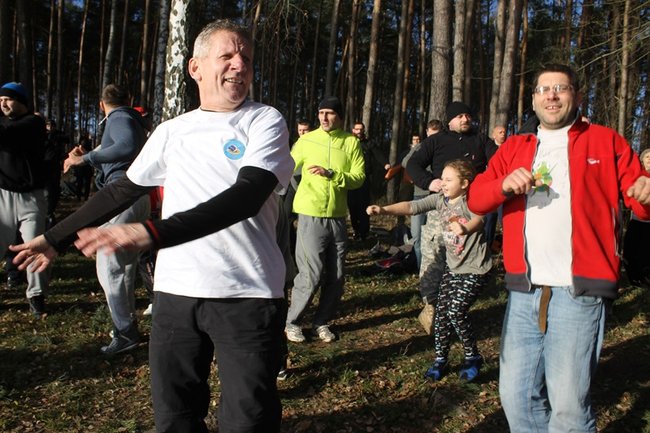 Kąpiel w lodowatej wodzie - zdjęcia