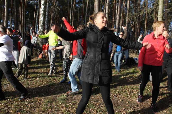 Kąpiel w lodowatej wodzie - zdjęcia