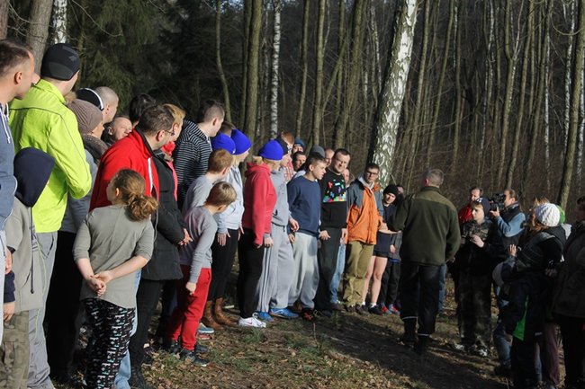 Kąpiel w lodowatej wodzie - zdjęcia