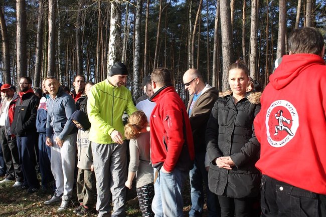 Kąpiel w lodowatej wodzie - zdjęcia