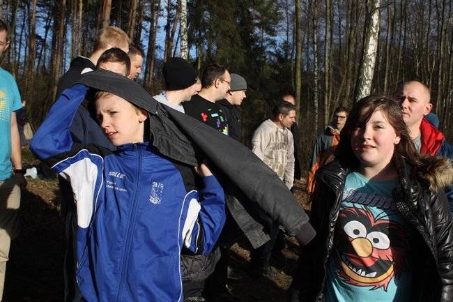 Kąpiel w lodowatej wodzie - zdjęcia