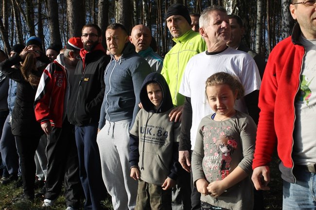 Kąpiel w lodowatej wodzie - zdjęcia
