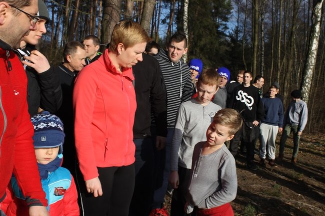 Kąpiel w lodowatej wodzie - zdjęcia