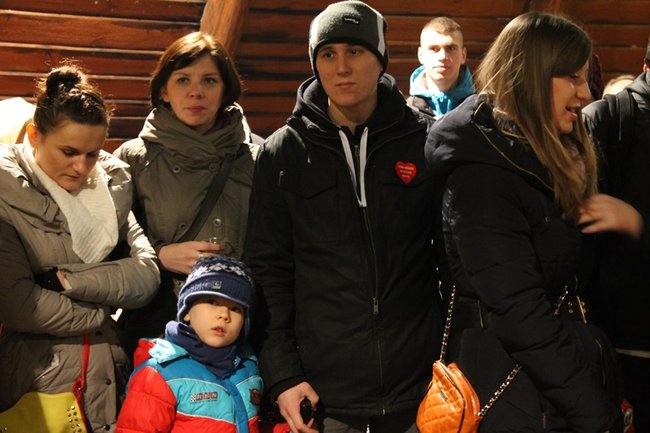 Kąpiel w lodowatej wodzie - zdjęcia