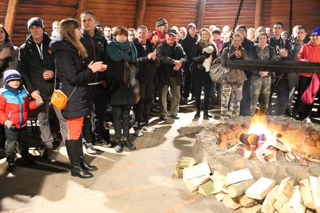 Kąpiel w lodowatej wodzie - zdjęcia