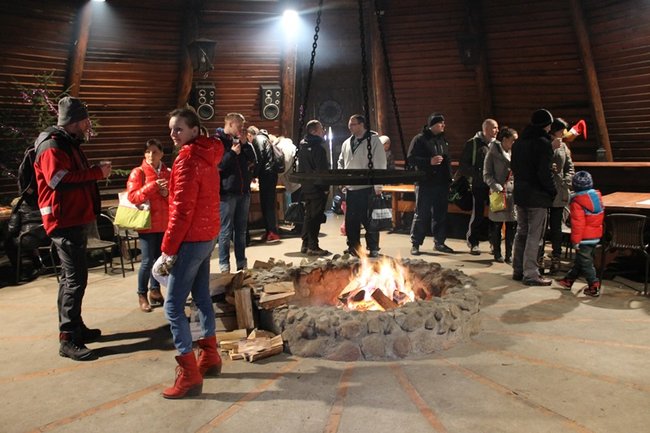 Kąpiel w lodowatej wodzie - zdjęcia