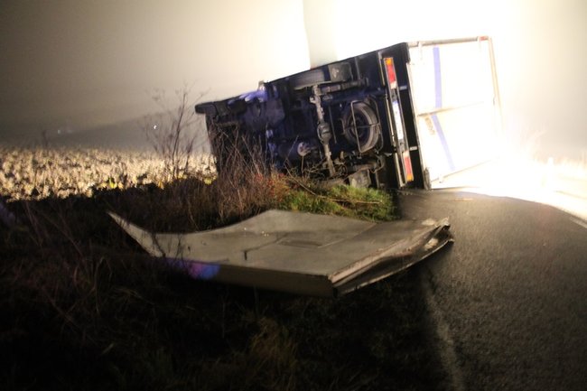 Mięso wypadło na drogę - zdjęcia