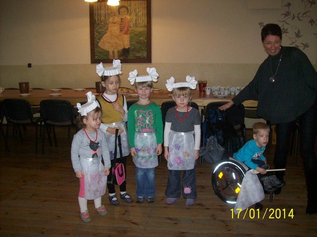 Tak bliska, a tak daleka - zdjęcia