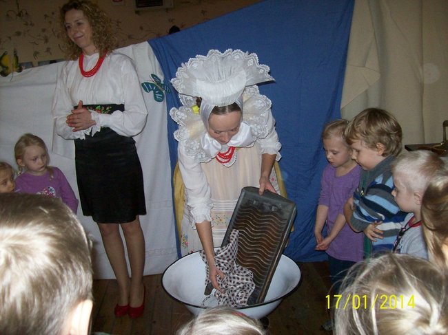 Tak bliska, a tak daleka - zdjęcia