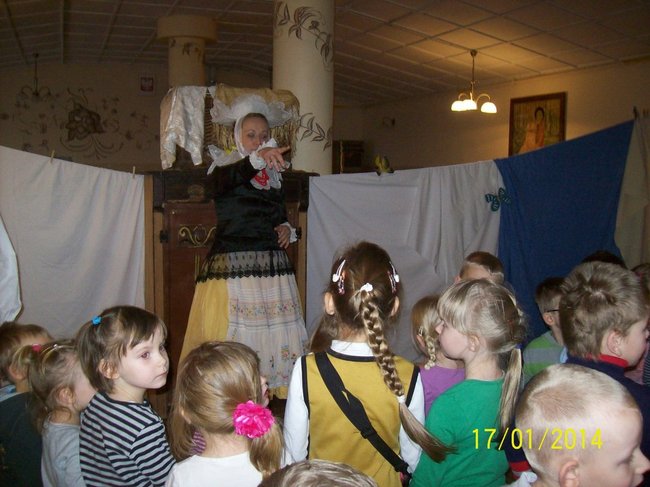 Tak bliska, a tak daleka - zdjęcia