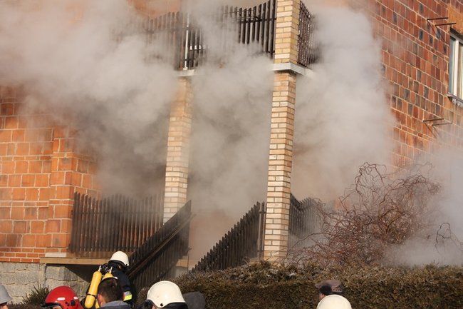 Pożar domu w Bodzewie - zdjęcia