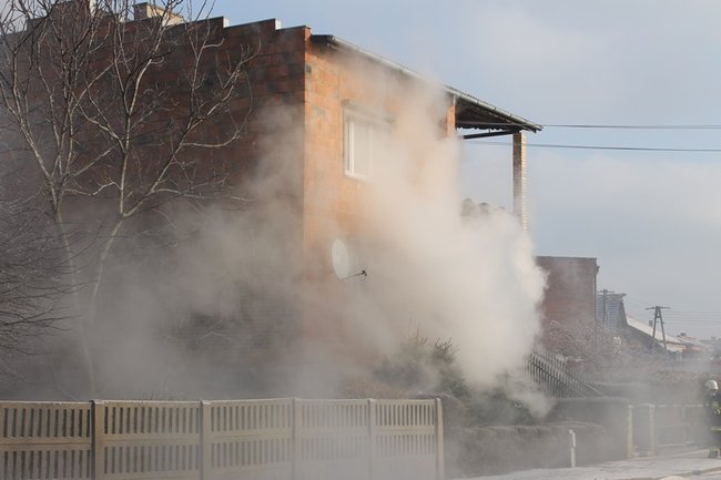 Pożar domu w Bodzewie - zdjęcia