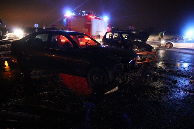 Nie wyhamował na skrzyżowaniu - zdjęcia