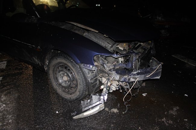 Nie wyhamował na skrzyżowaniu - zdjęcia