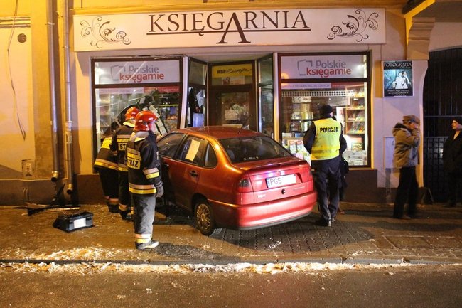 Samochodem do księgarni - zdjęcia