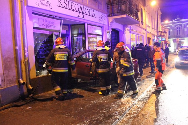 Samochodem do księgarni - zdjęcia