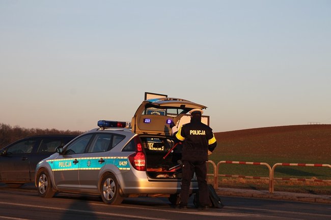 Pod kołami osobówki - zdjęcia