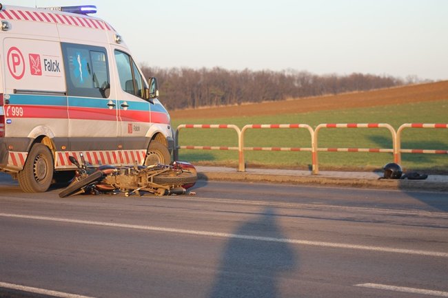 Pod kołami osobówki - zdjęcia