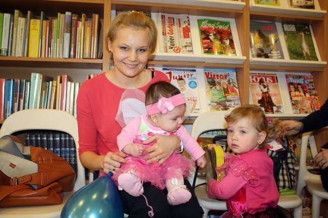 Przebierańcy w bibliotece - zdjęcia